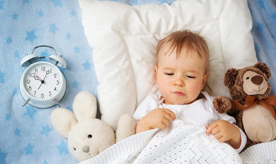 Как приучить спать в кроватке ребенка